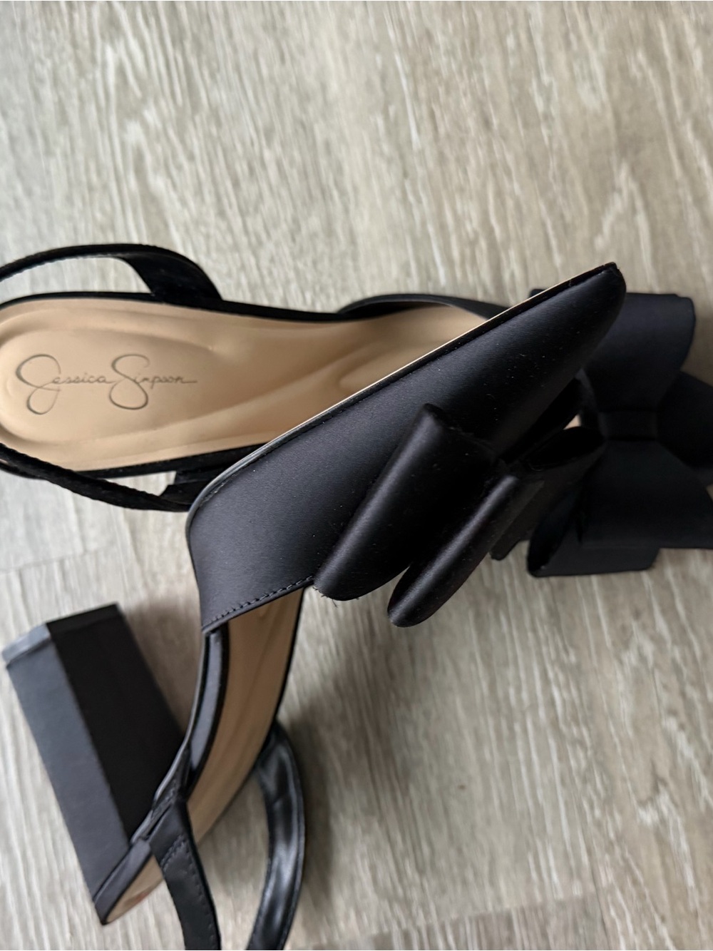 Jessica Simpson Black Pointed Slingback Heels with Bow Accent - Picture 2 of 3